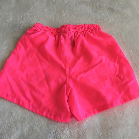 Umbro hot pink shorts 2XS - Picture 3 of 5